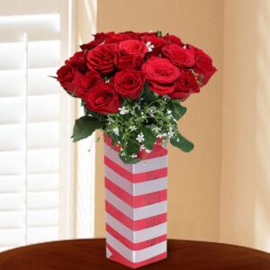 red-roses-vase